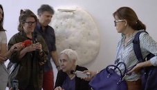 Anna-Maria-Maiolino-et-journalistes-dont-Duda-Tawil